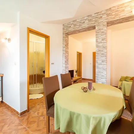 Marina 6 2-1 By Interhome *