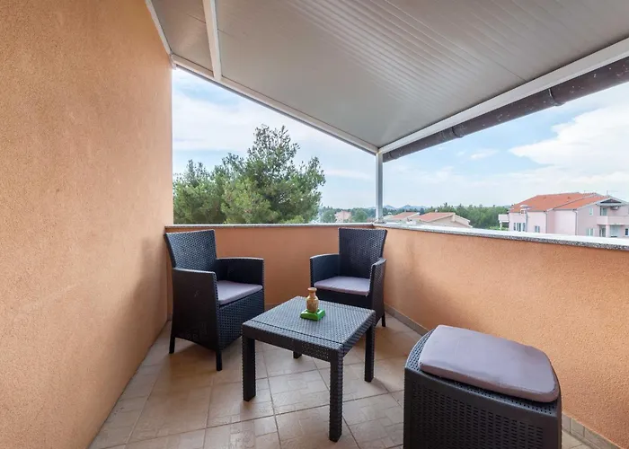 Marina 6 2-1 By Interhome *